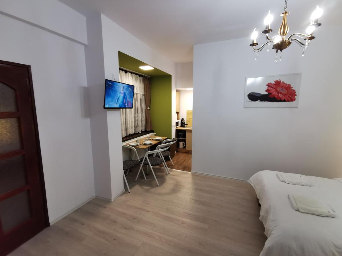 Ambient Deluxe Apartman Gyula Εξωτερικό φωτογραφία
